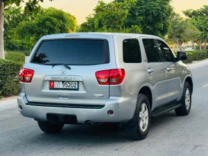 2013 تويوتا سيكويا Limited