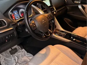 2019 ميتسوبيشي ايكلبس كروس ES