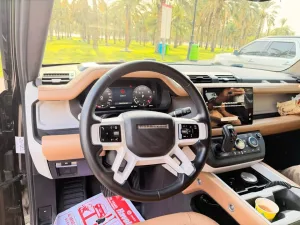 2025 Land Rover Defender 110 X-Dynamic HSE