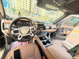 2025 Land Rover Defender 110 X-Dynamic HSE