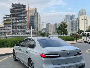 2024 بي أم دابليو الفئة - 7 740i