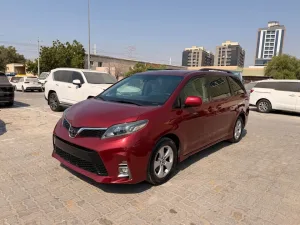 2018 تويوتا سيينا LE