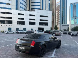 2017 كرايسلر ٣٠٠ C