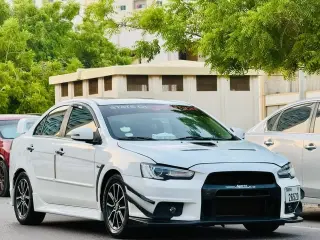 2016 Mitsubishi Lancer في Sharjah سيارة مستعملة