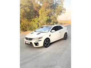 2011 Kia Forte في Dubai سيارة مستعملة