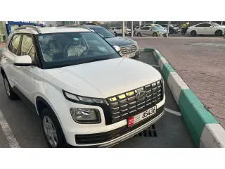 2024 Hyundai Venue في Abu Dhabi سيارة مستعملة