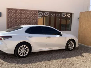 2024 تويوتا كامري GLX