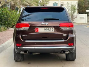 2015 جييب جراند شيروكي SRT