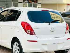 2013 هيونداي آي٢٠ Premium