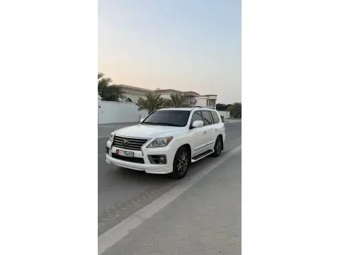 2014 لكزس أل أكس ٥٧٠ No Trim