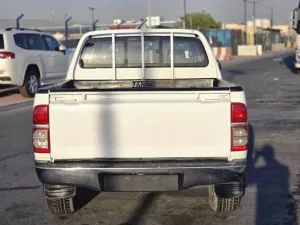 2014 تويوتا هايلوكس Rugged X