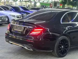 2019 مرسيدس-بنز الفئة - E E300 4Matic