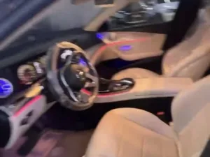 2019 مرسيدس-بنز الفئة - E E300 4Matic
