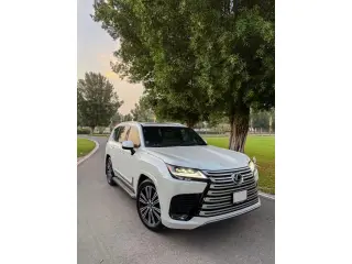 2025 Lexus LX600 في Dubai سيارة مستعملة