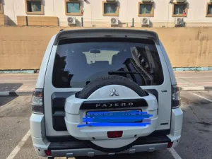 2014 ميتسوبيشي باجيرو GLS