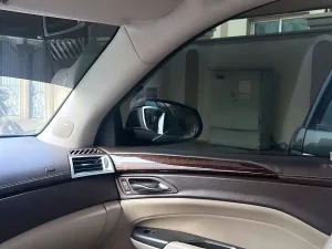 2012 كاديلاك اس ار اكس Base