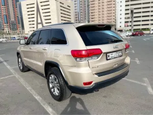 2014 جييب جراند شيروكي SRT