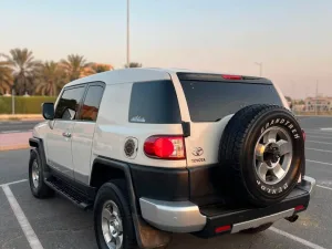 2010 تويوتا أف جي كروزر Base