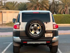 2010 تويوتا أف جي كروزر Base