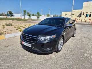 2015 Ford Taurus في Abu Dhabi سيارة مستعملة