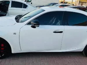 2020 لكزس اي اس IS 300