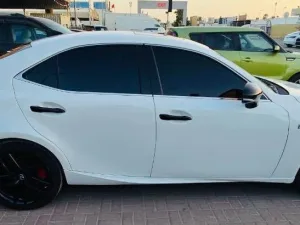 2020 لكزس اي اس IS 300