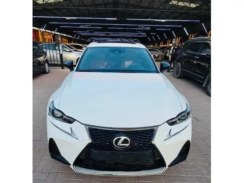 2020 لكزس اي اس IS 300