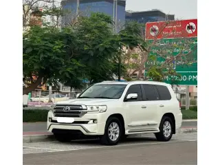 2017 Toyota Land Cruiser في Dubai سيارة مستعملة