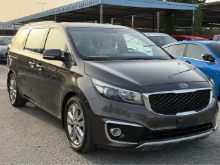 2016 Kia Carnival في Umm Al Quwain سيارة مستعملة