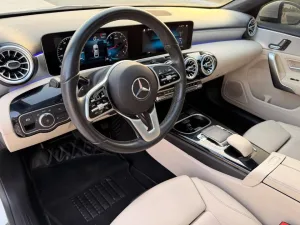 2020 مرسيدس-بنز الفئة - A A220 Sedan
