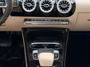 2020 مرسيدس-بنز الفئة - A A220 Sedan