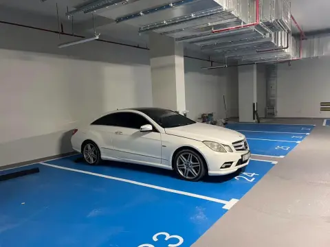 2010 مرسيدس-بنز الفئة - E E200 Coupe