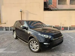 2017 Land Rover Discovery في Dubai سيارة مستعملة