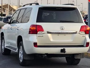2010 تويوتا لاند كروزر VXR