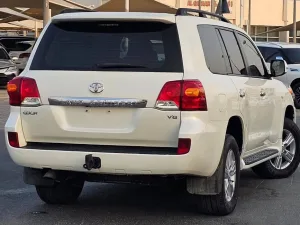 2010 تويوتا لاند كروزر VXR
