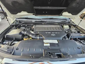 2010 تويوتا لاند كروزر VXR
