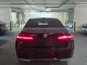 2024 بي أم دابليو الفئة - 7 735i