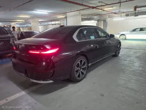 2024 بي أم دابليو الفئة - 7 735i