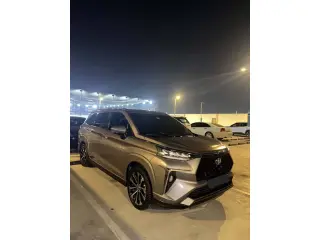 2024 Toyota Veloz في Dubai سيارة مستعملة