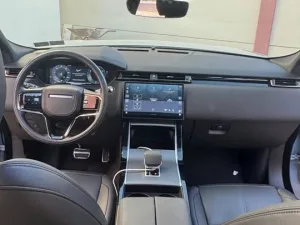 2025 لاند روفر رينج روفر فيلار R-Dynamic SE