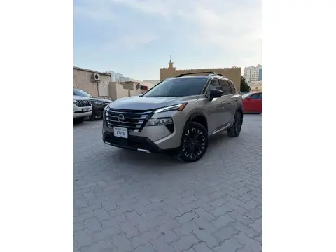 2025 نيسان روج Platinum