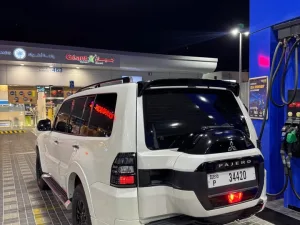 2015 ميتسوبيشي باجيرو GLS
