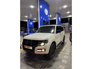 2015 Mitsubishi Pajero في Dubai سيارة مستعملة