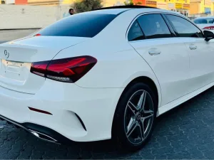 2022 مرسيدس-بنز الفئة - A A220 Sedan