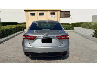 2015 Toyota Avalon في Dubai سيارة مستعملة