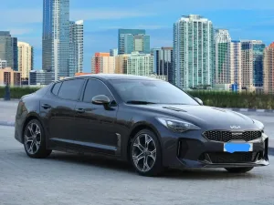 2021 كيا ستينجر GT-Line