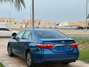 2017 تويوتا كامري SE