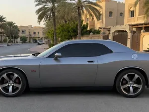 2011 دودج شالنجر SRT8