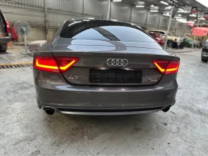 2013 اودي آي ٧ Premium