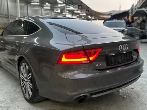 2013 اودي آي ٧ Premium